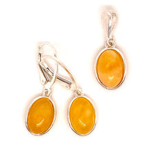 Load image into Gallery viewer, Amber and Silver Set - Earrings and Pendant - Oval Shape